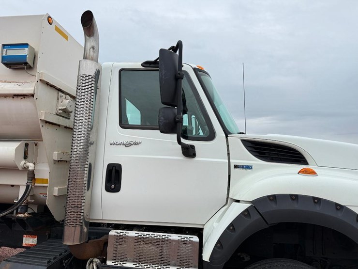 international-7600-image-22