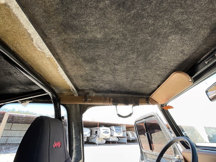 1994-jeep-wrangler-image-48