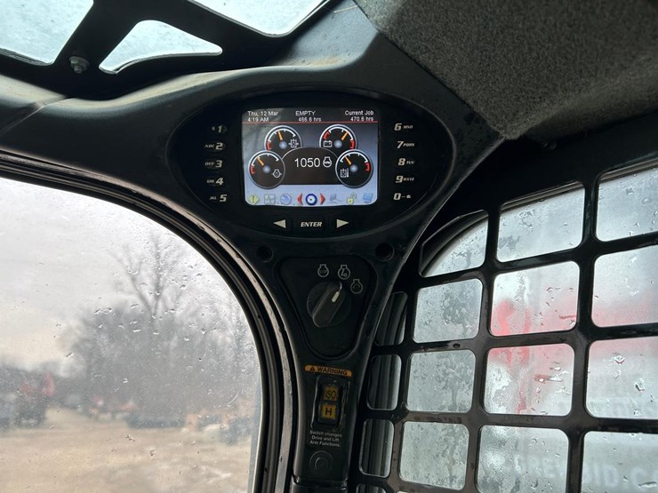 2022-bobcat-t770-image-25