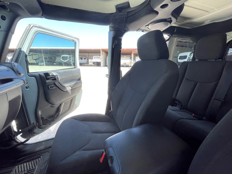 2014-jeep-wrangler-image-46