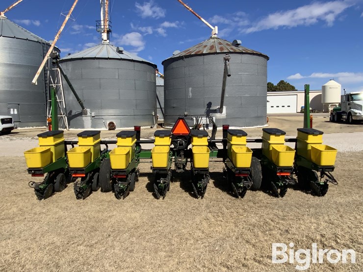 john-deere-1700-image-6