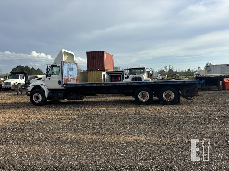 2009-international-durastar-4400-image-8