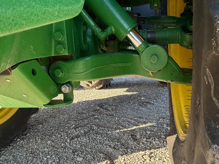 2016-john-deere-8370r-image-16