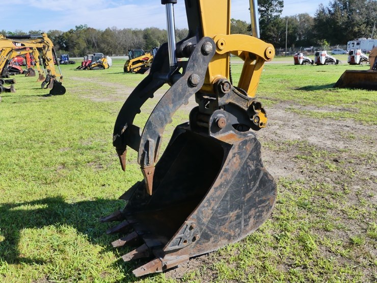 2017-caterpillar-308e2-image-8