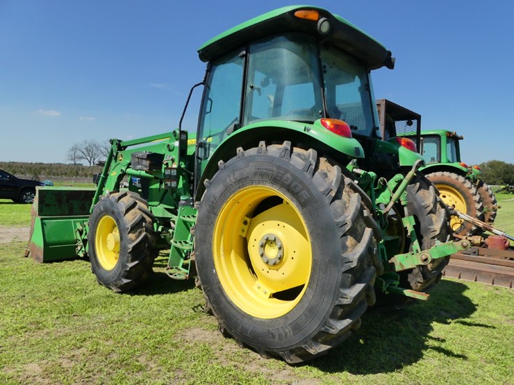 2015-john-deere-6130d-image-4