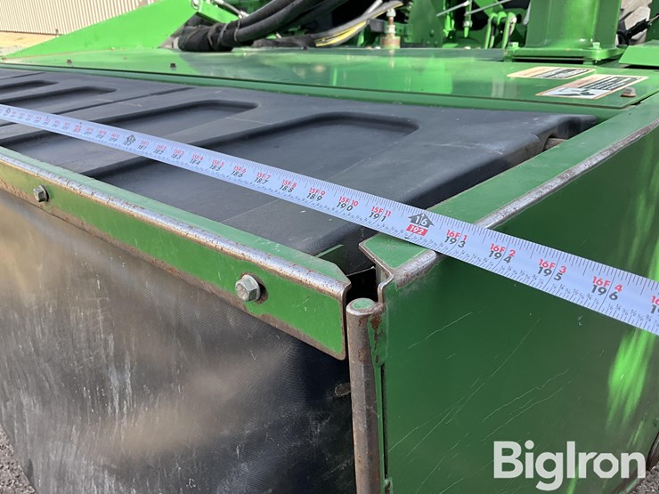 2017-john-deere-w235-image-10