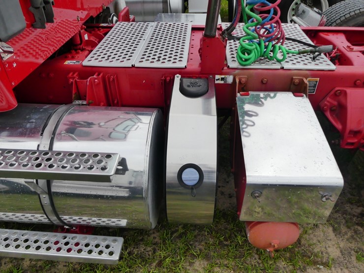 2017-kenworth-t680-image-9