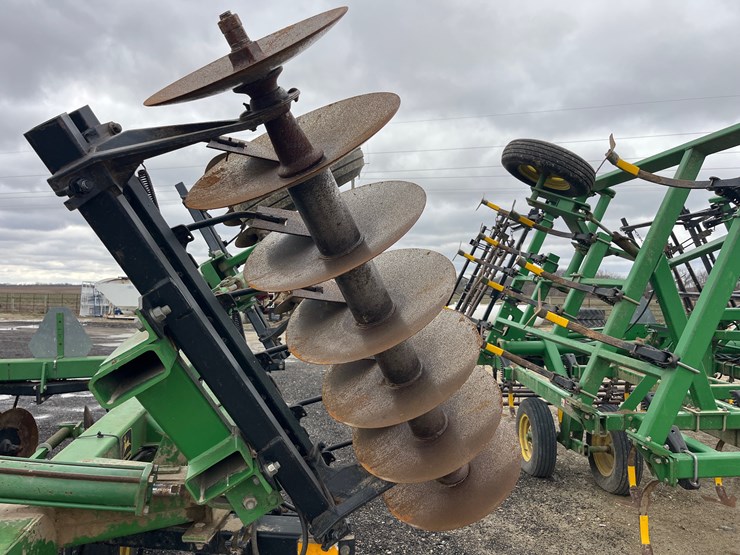 john-deere-630-image-12