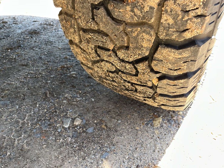 2010-dodge-ram-3500-image-23