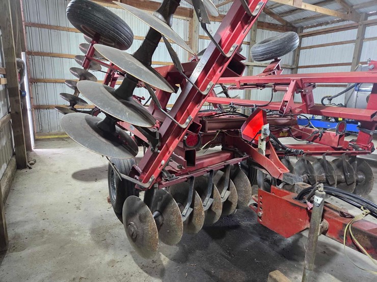 case-ih-3900-image-11