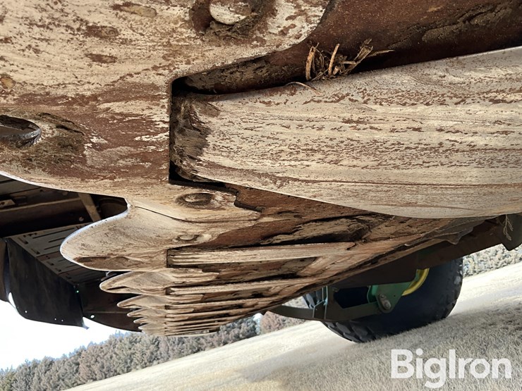 2017-john-deere-w235-image-18