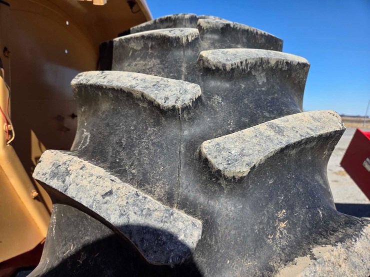 case-730-comfort-king-tractor-image-6