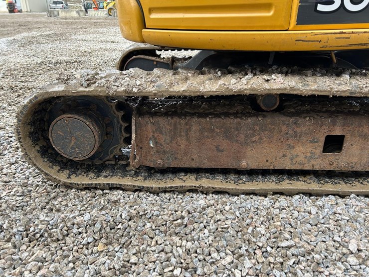 2022-deere-30g-image-12