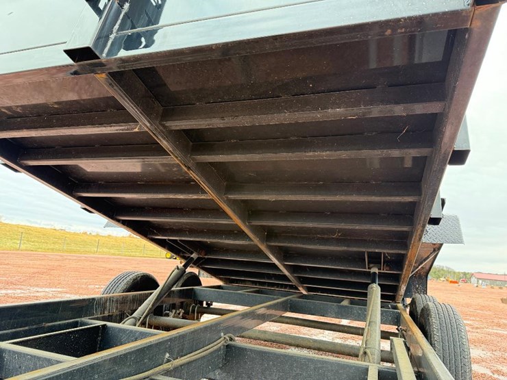 new-holland-br7070-image-35