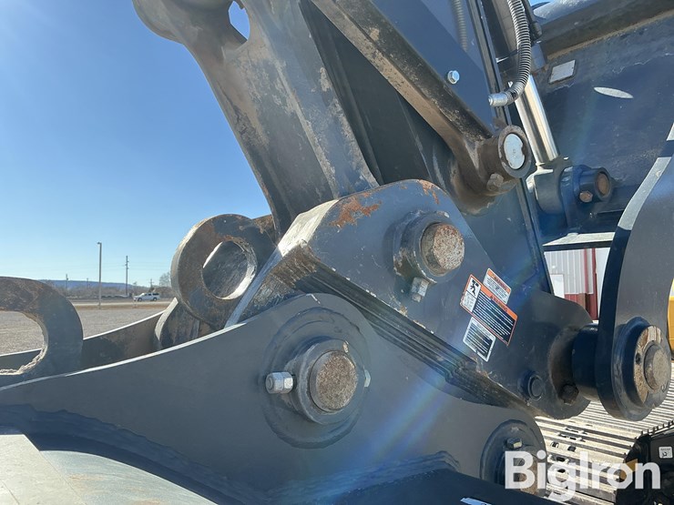 2021-john-deere-210-image-13