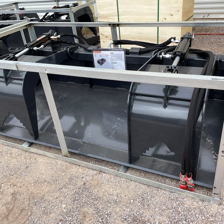 #4363 • Unused 2026 Wolverine Skid Steer Grapple Bucket Attachment