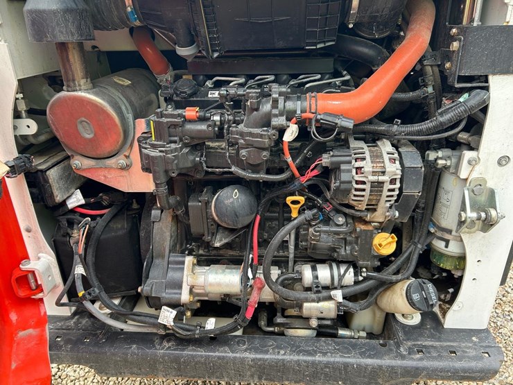 2024-bobcat-t450-image-15