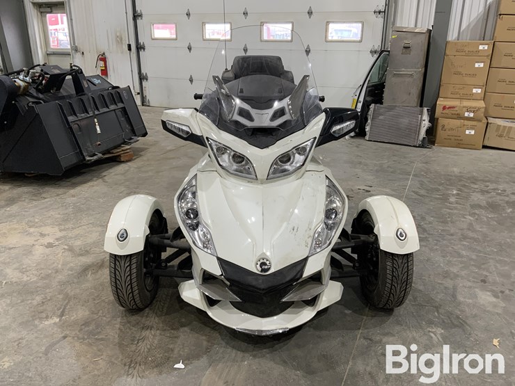 2011-massey-ferguson-730-image-2