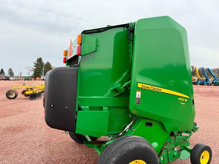 2020-john-deere-450m-image-11