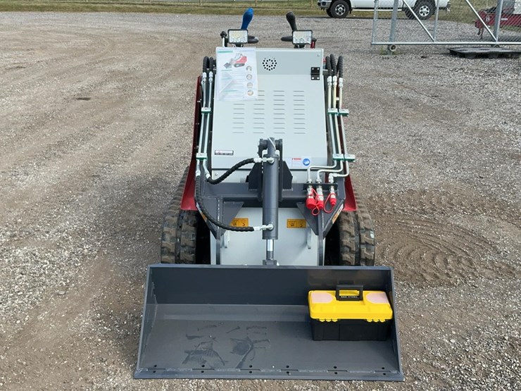 #1018-•-unused-2025-bttl-st28h-6-mini-skid-loader-image-8