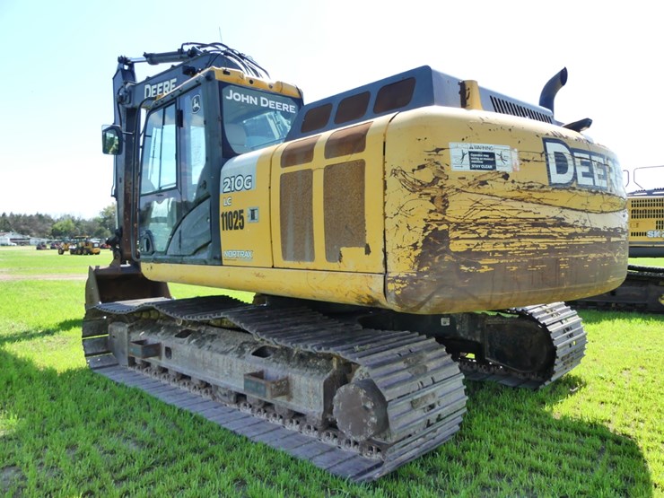 2015-deere-210g-image-4