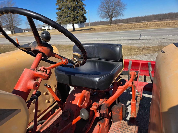 case-730-tractor-image-47