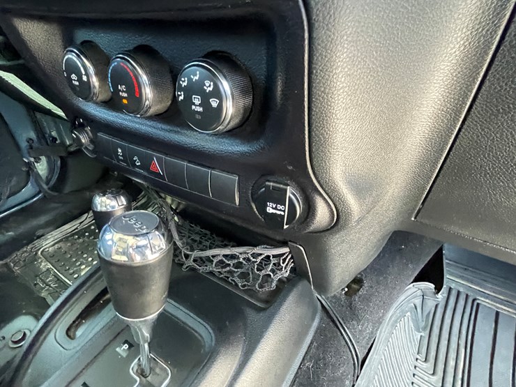 2014-jeep-wrangler-image-77