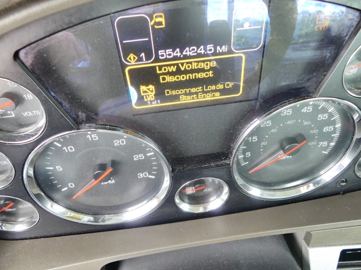 2015-kenworth-t680-image-14