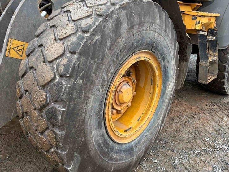 2012-volvo-l60g-image-11