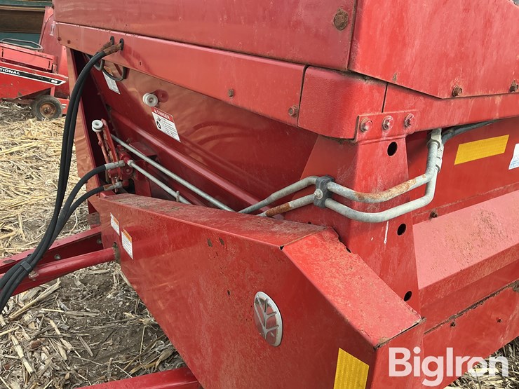 2013-new-holland-195-image-19