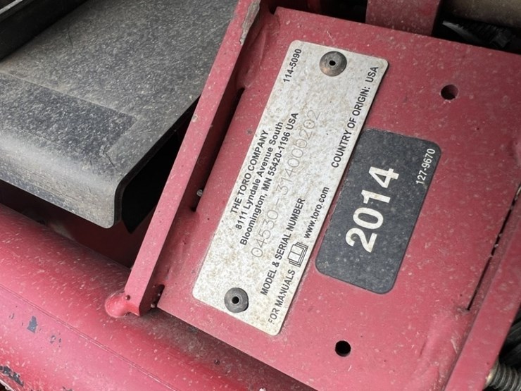 2014-toro-greensmaster-3320-triflex-traction-unit-image-9