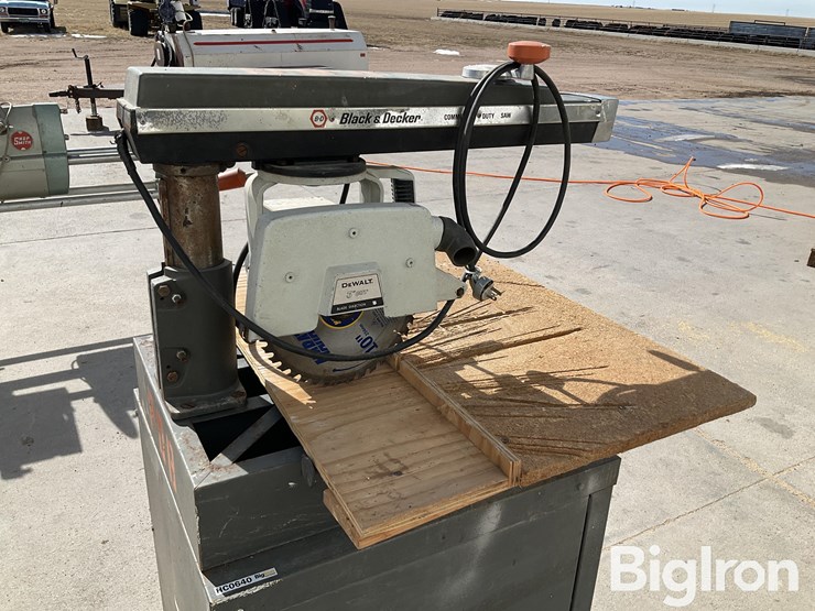 black-&-decker-radial-arm-saw-image-9