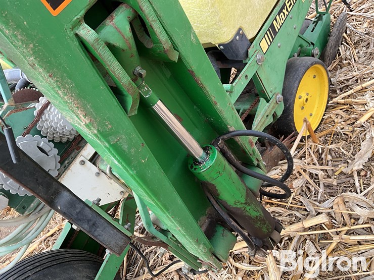john-deere-7300-image-17