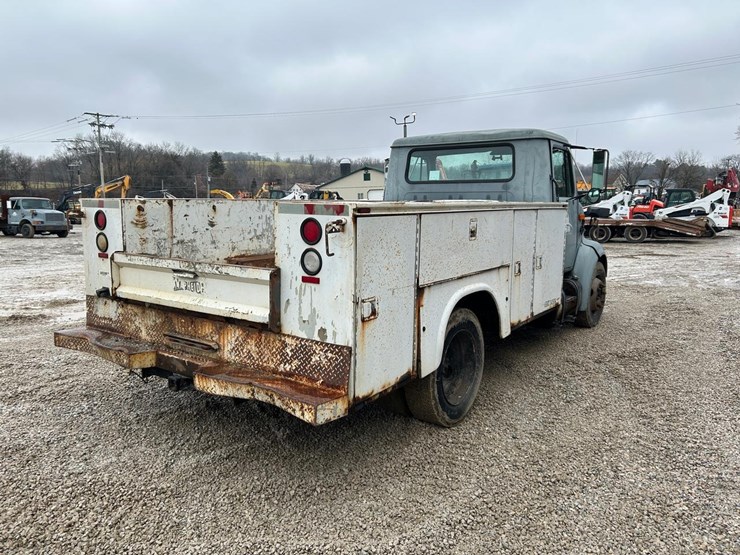 international-4700-image-4