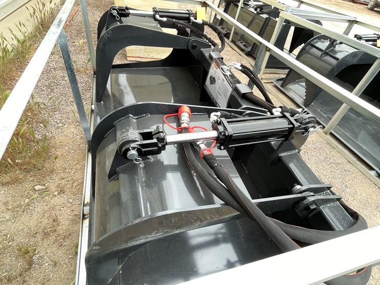 #4365-•-unused-2026-wolverine-skid-steer-grapple-bucket-attachment-image-4