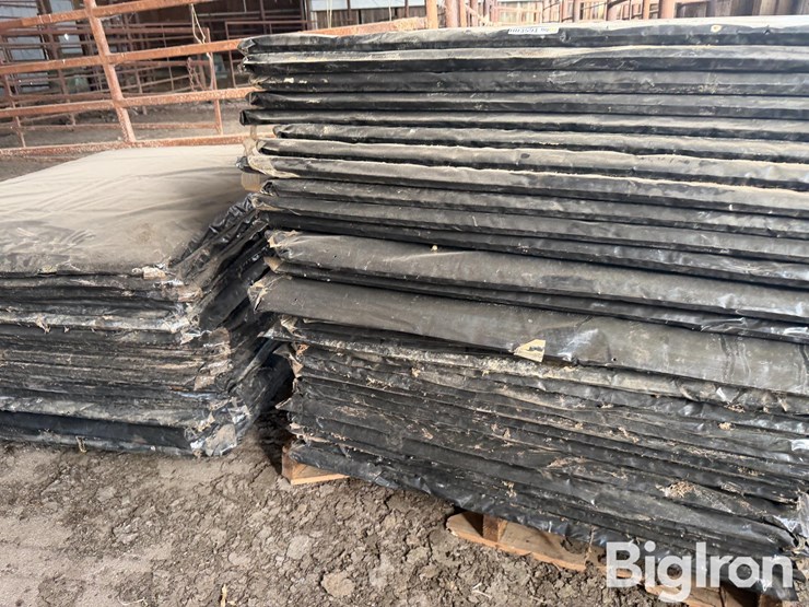 dairy-barn-foam-mats-image-9