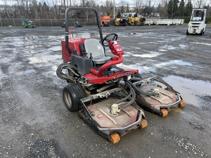 2013-toro-groundsmaster-3500-d-rotary-mower-image-2