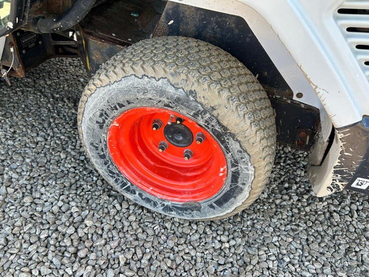 2020-bobcat-l23-image-14