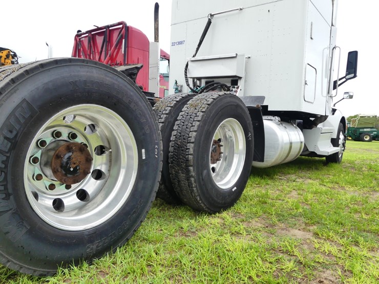 2018-peterbilt-579-image-6