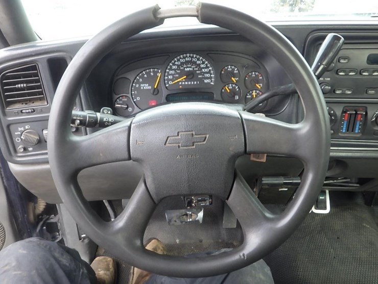 2006-chevrolet-silverado-2500hd-image-26