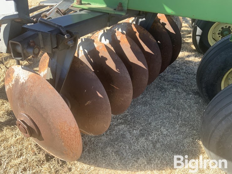 john-deere-630-image-16