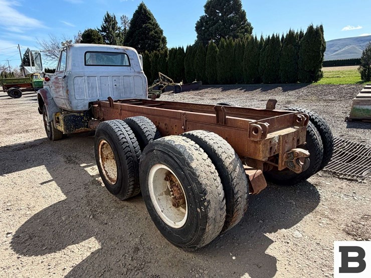 1969-gmc-dump-truck-image-2