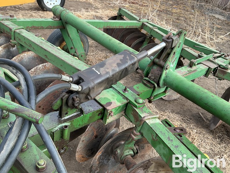 john-deere-bw-image-12