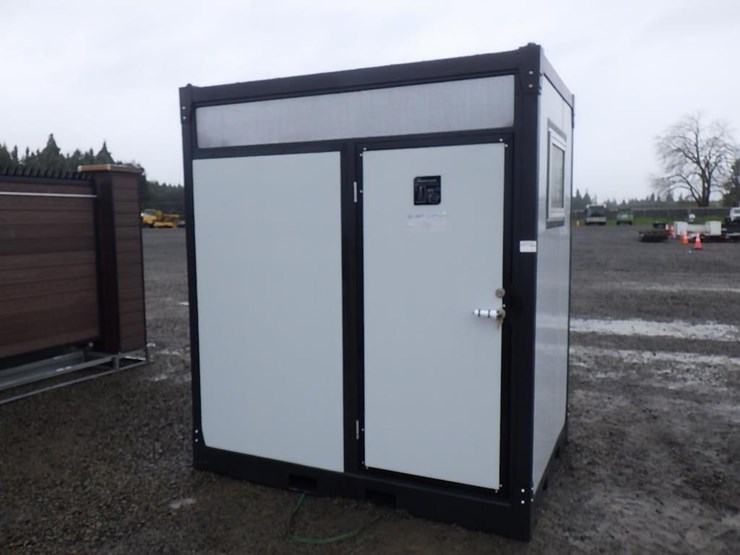 portable-toilet-w/-shower-image-1