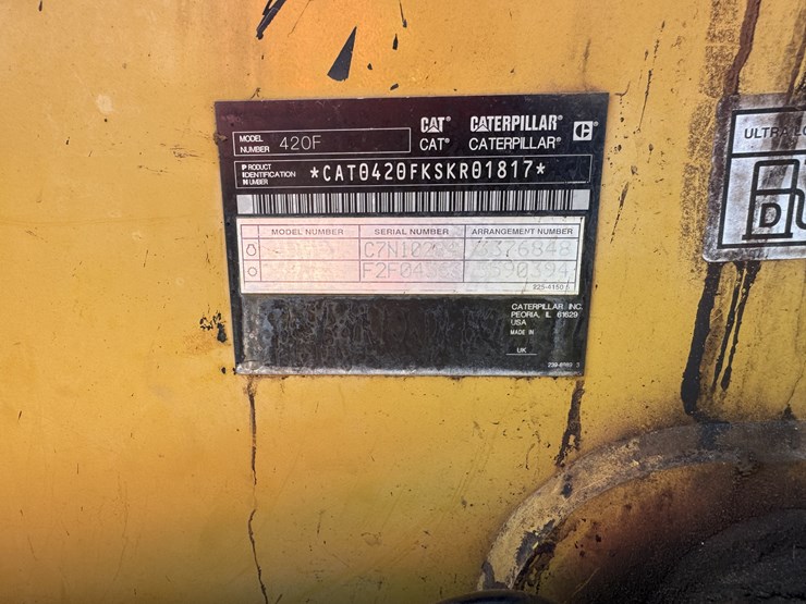 2015-caterpillar-420f-image-14