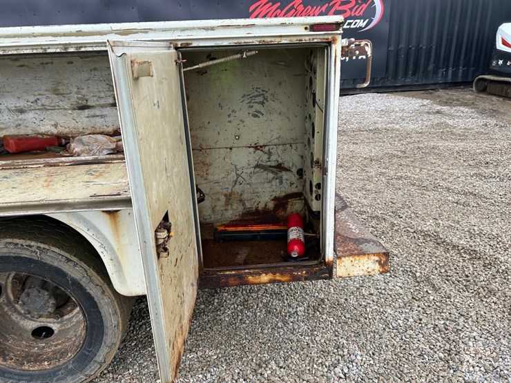 international-4700-lpx-service-body-truck-image-16