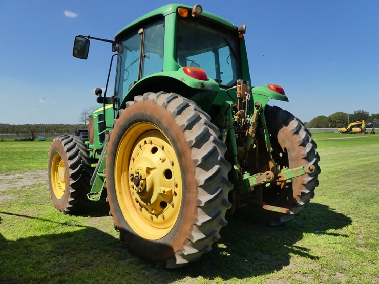 2010-john-deere-7330-premium-image-4