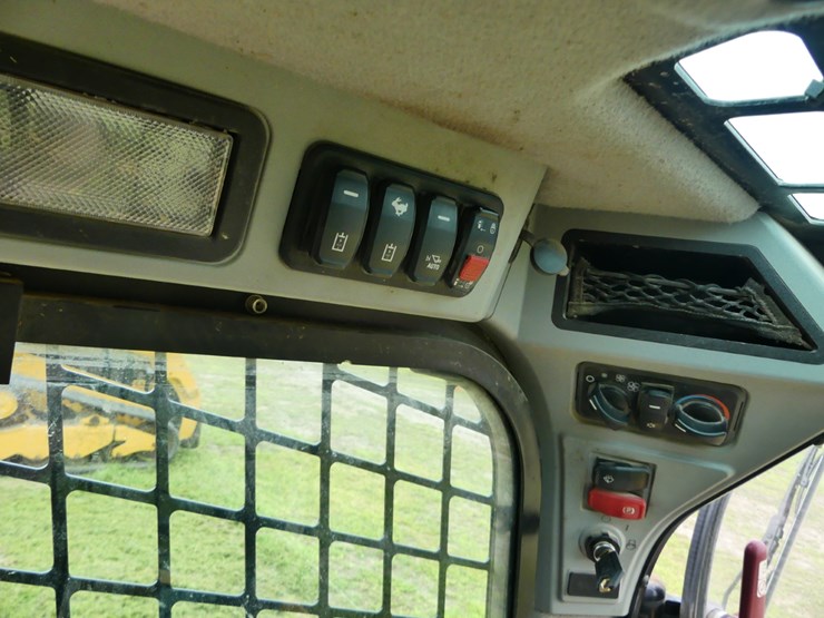 2022-caterpillar-262d3-image-14