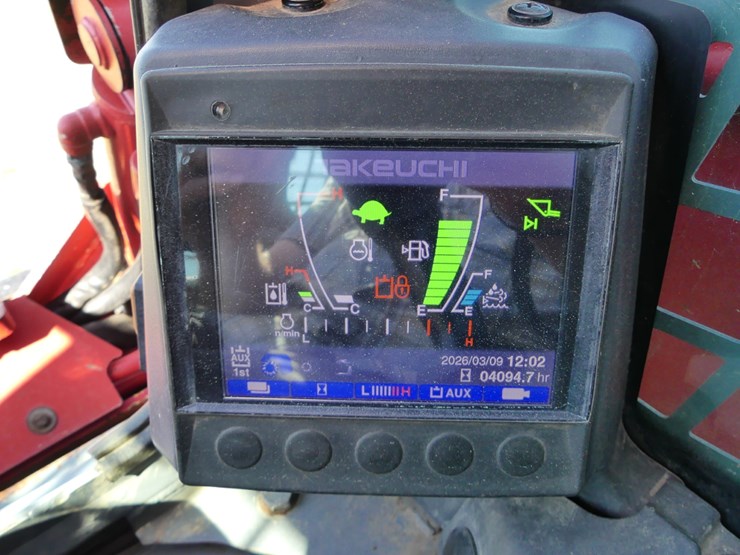 2022-takeuchi-tl12r2-image-15