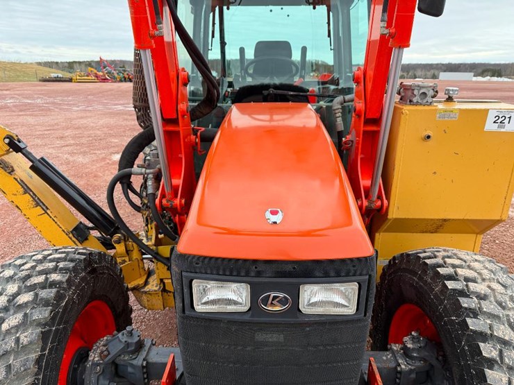 2005-kubota-la1301s-image-44